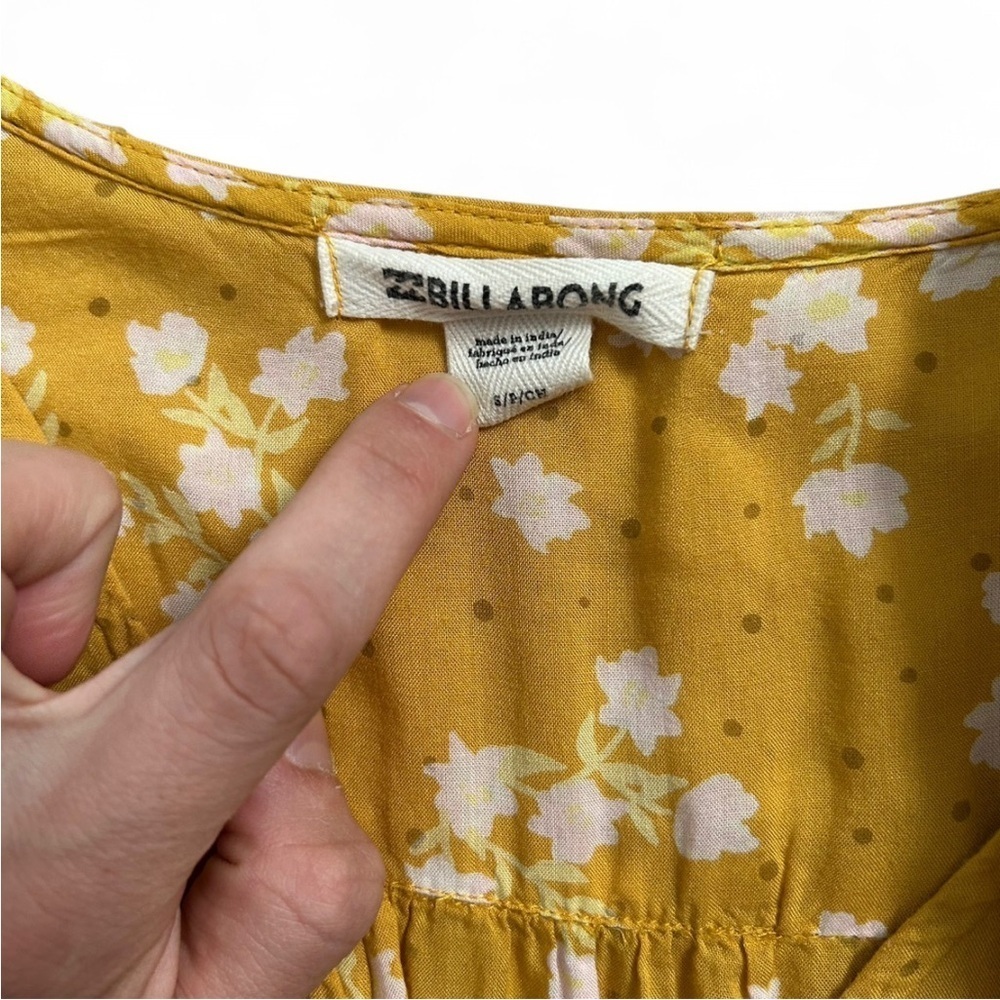 Women’s Billabong yellow floral dress w/ button front & ruched tie arm size S - Picture 4 of 5